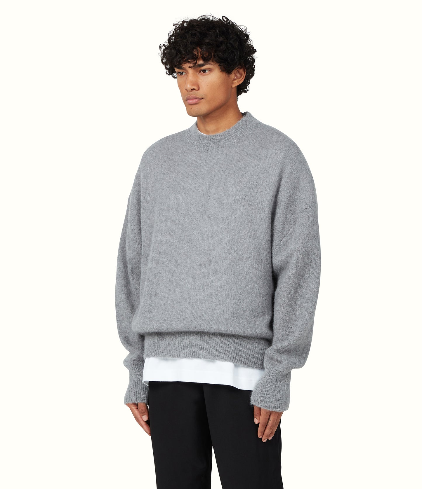 LOOSE KNIT SWEATER